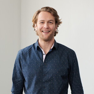 Portrait photo of James Gwinnett